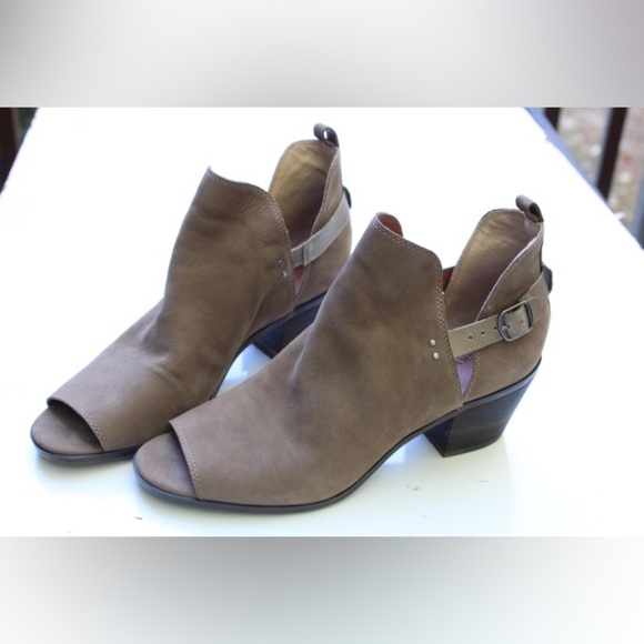 Lucky Brand Banu ankle boots - Picture 2 of 10